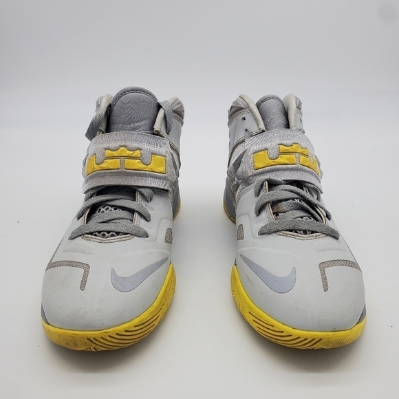 Nike Lebron Zoom Soldier VII 7 Shoes 6.5Y Grey Sonic Yellow 599818 001 - Picture 2 of 11